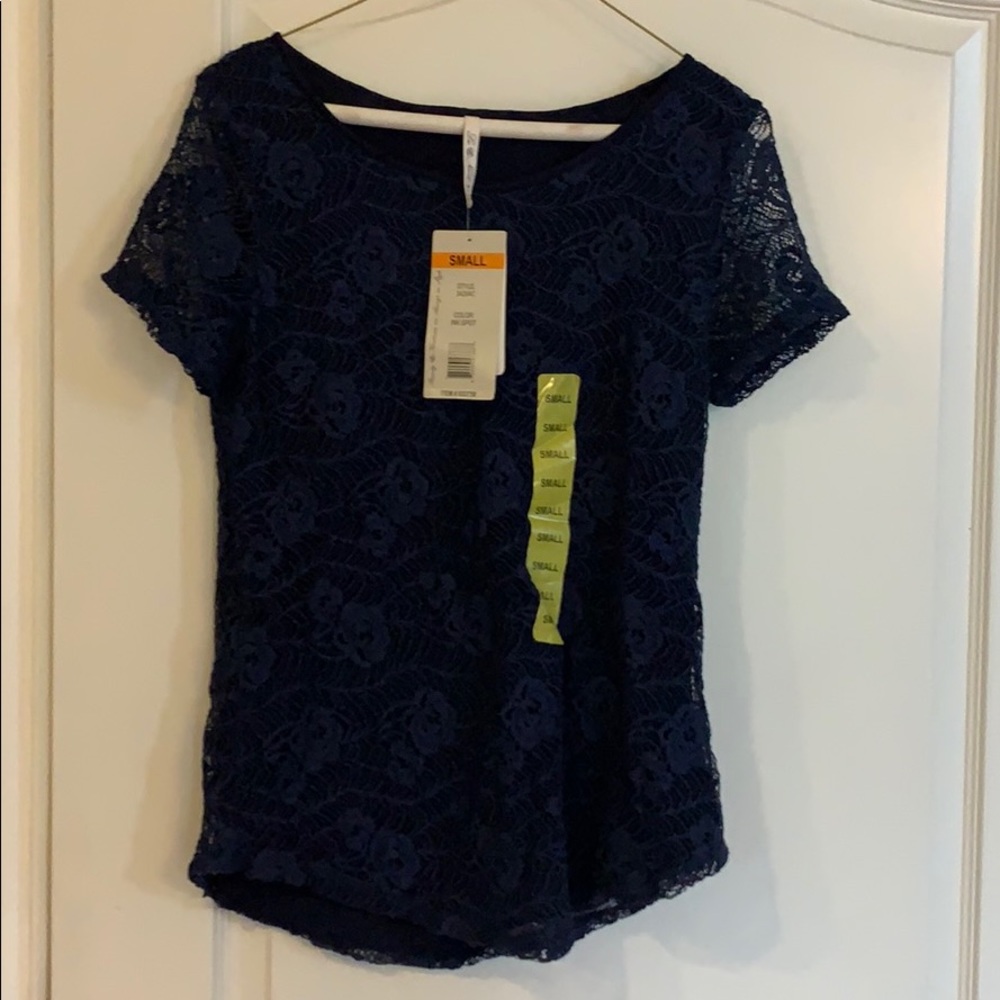 NEW-Lace rose pattern shirt